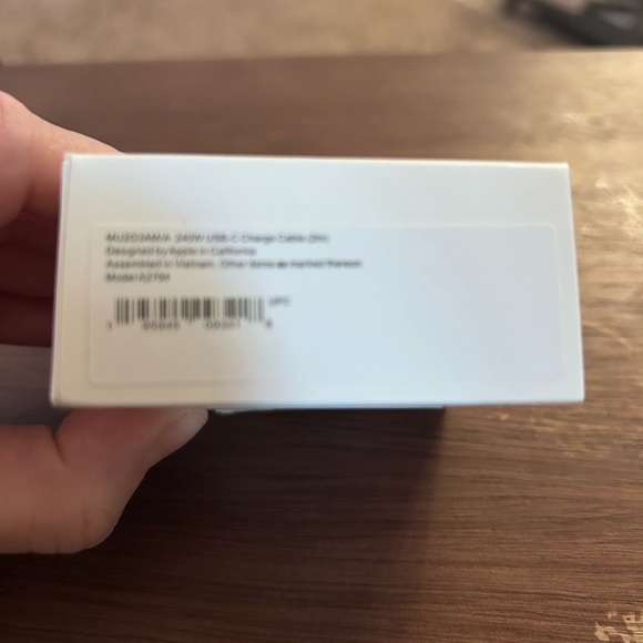 NEW - never used - Apple 240 W USB-C Charge Cable - Picture 2 of 4